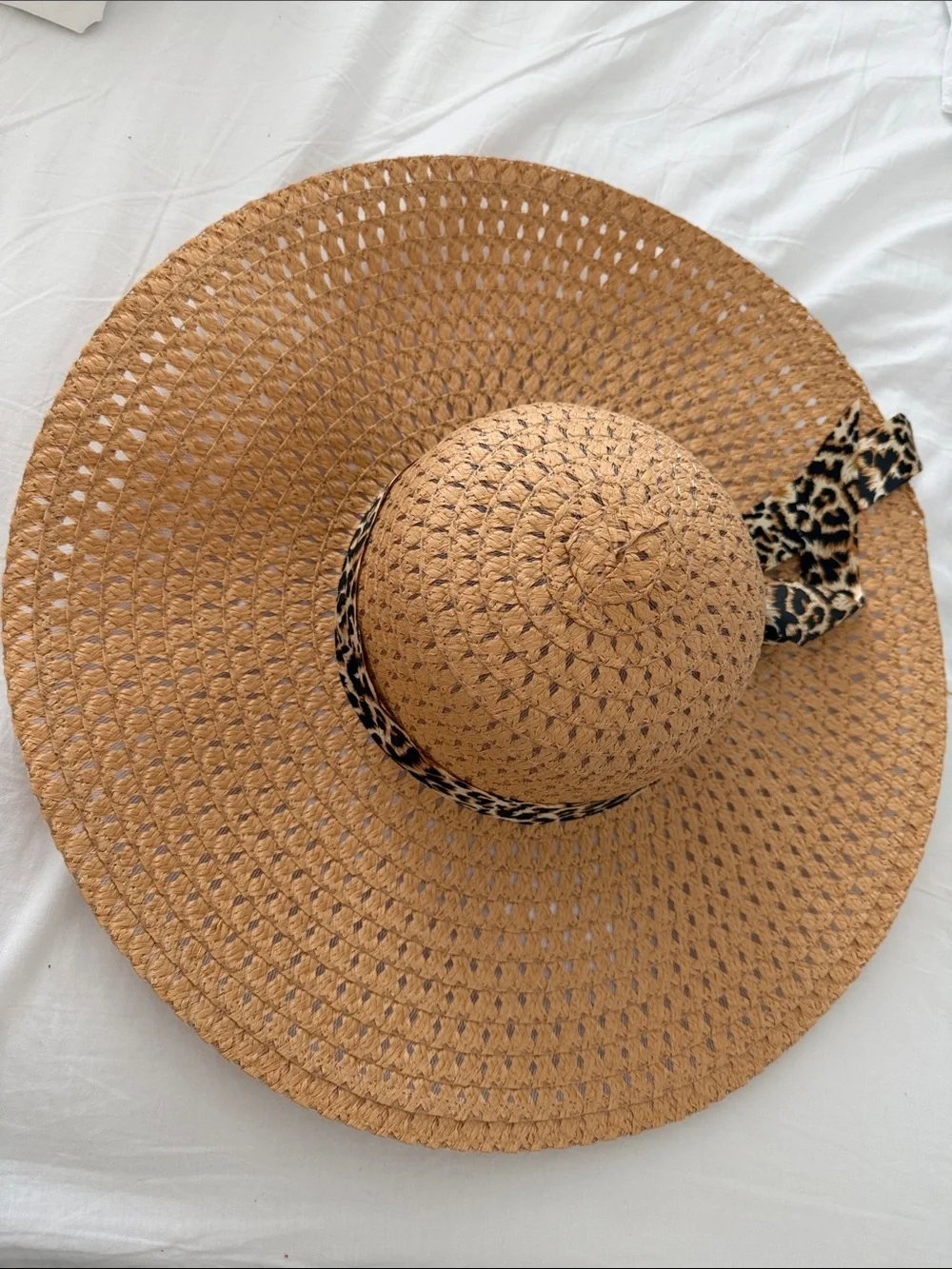 Wide-Brim Straw Sun Hat with Leopard Bow - Tan